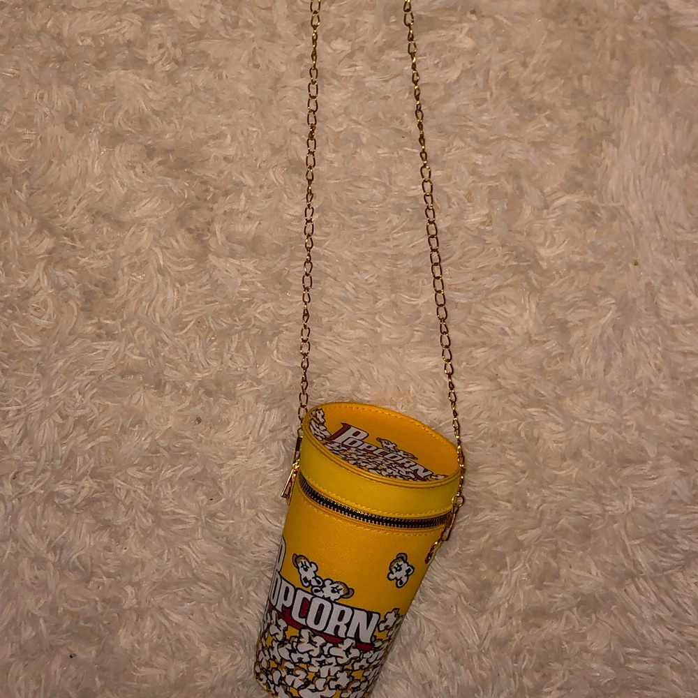 Popcorn clutch purse